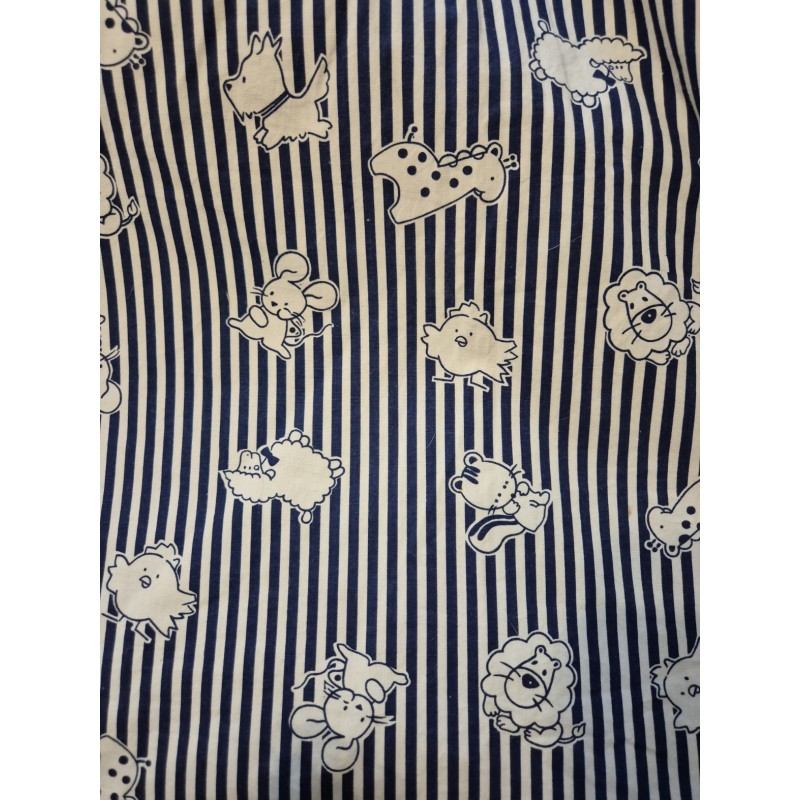 Lot de 3 coupons 100%coton , imprimé enfantin, bleu marine sur fond blanc